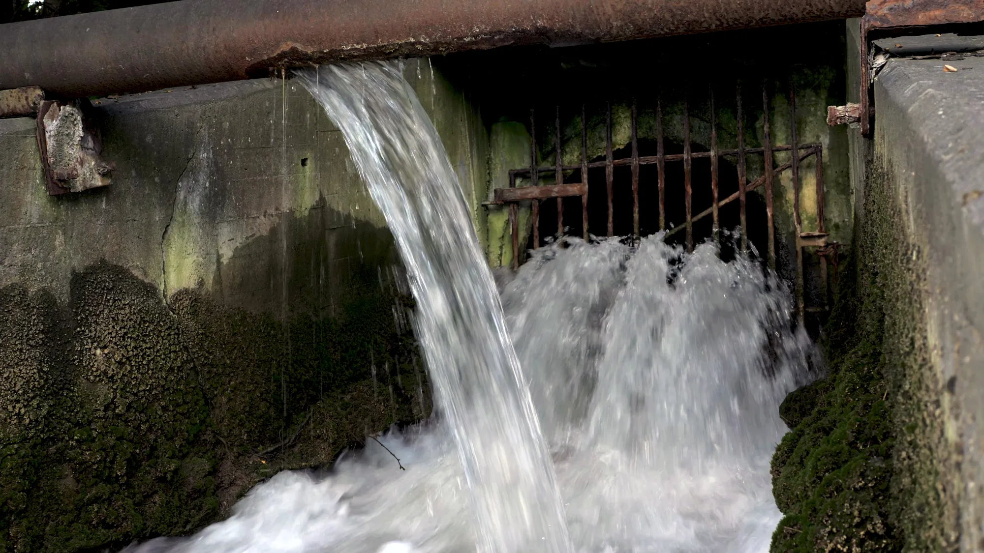 
              Videostill "Die Ebenen des Wassers", 2025              