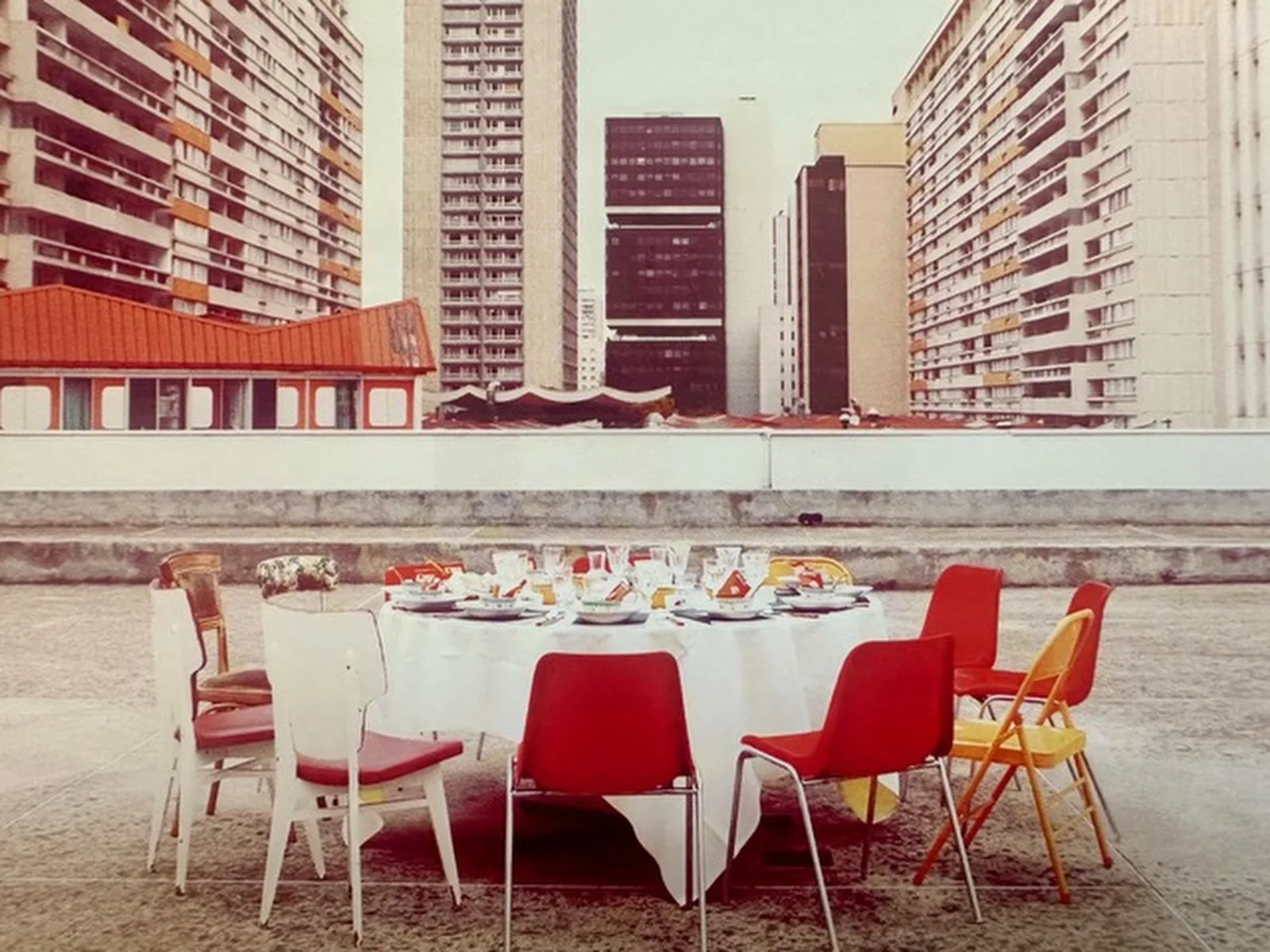 
              Douze Diners, 2011 © Meggie Schneider              